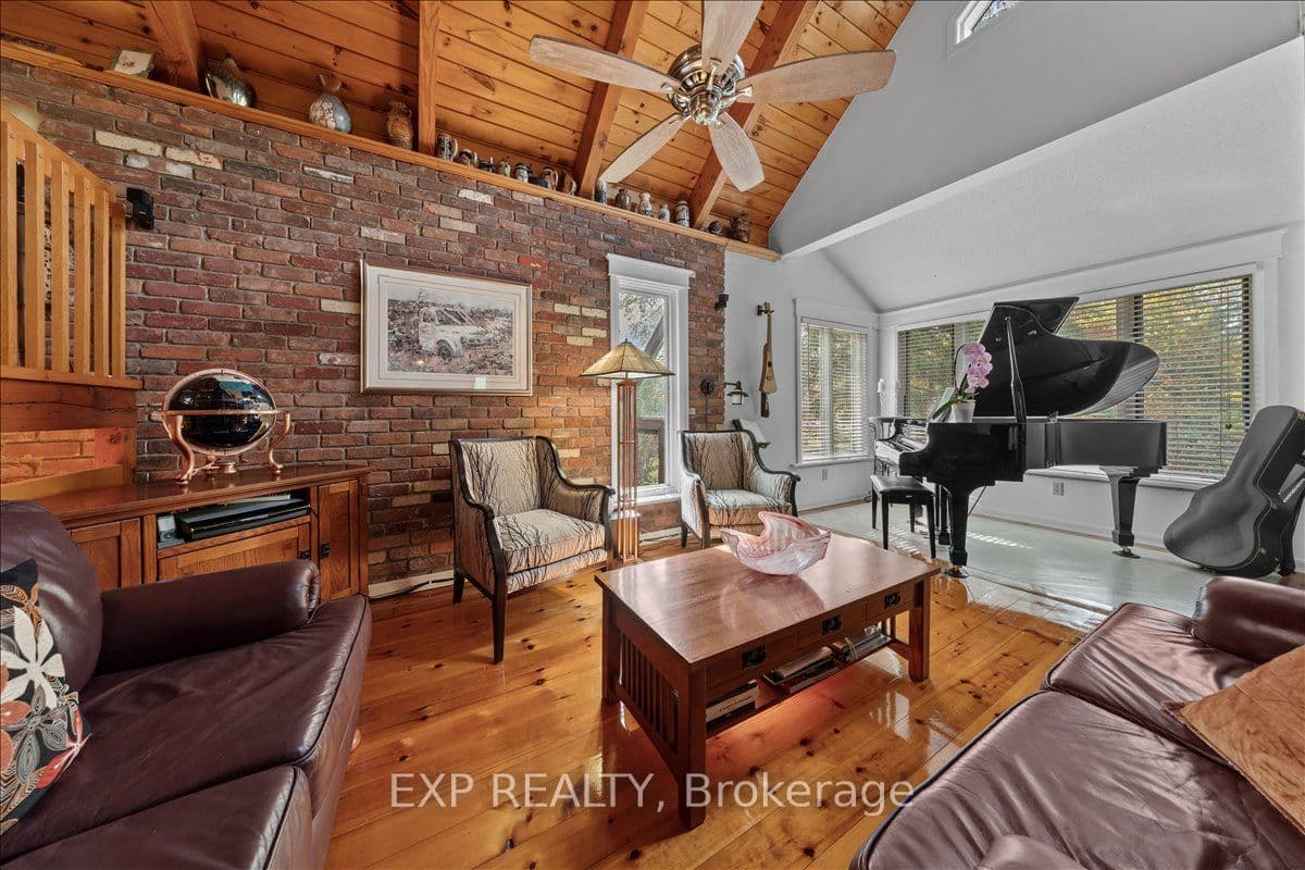 182 Spruce Ridge Road, Carp - Huntley Ward, ON K0A 1L0