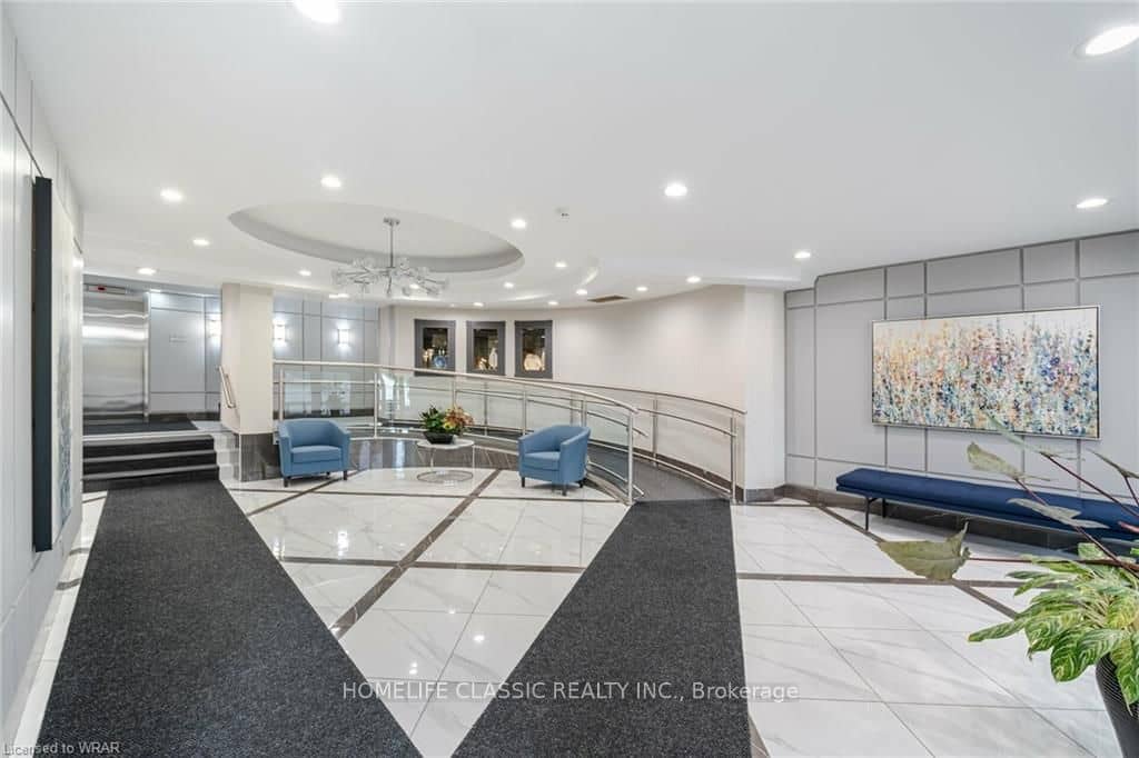 1001 Cedarglen Gate 617, Mississauga, ON L5C 4R2