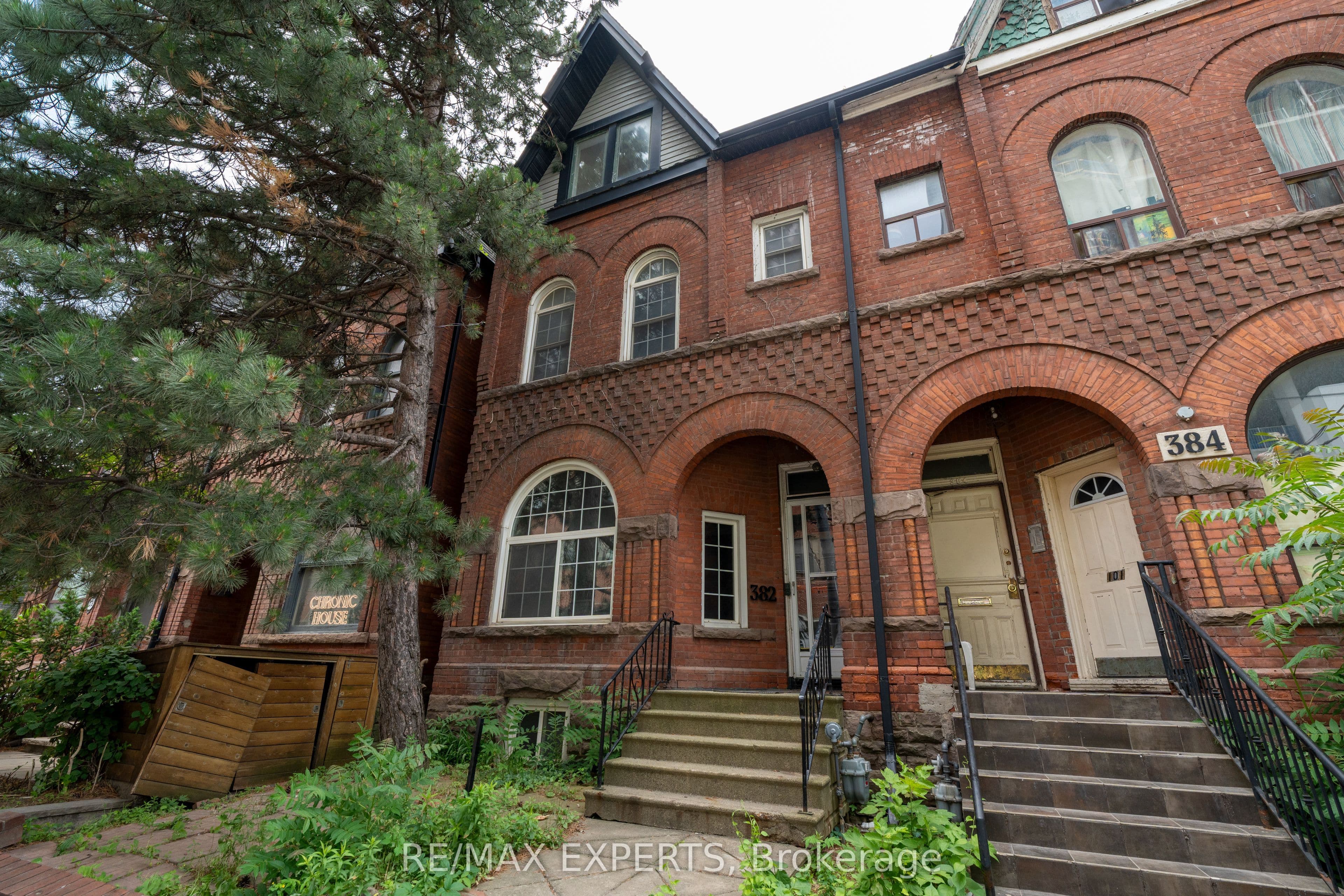 382 Bathurst Street, Toronto, ON M5T 2S6