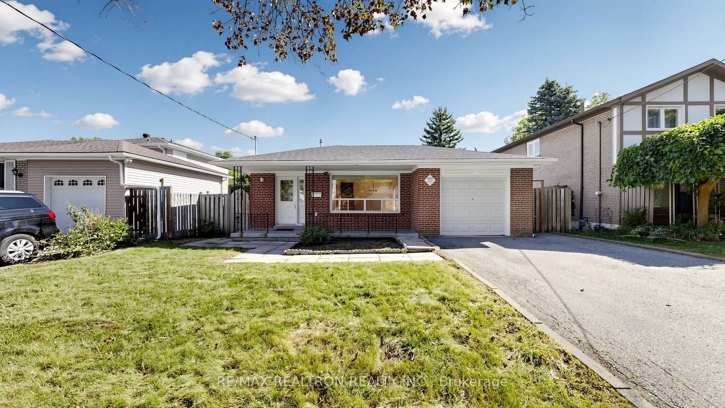 23 Lesgay Crescent, Toronto, ON M2J 2H9