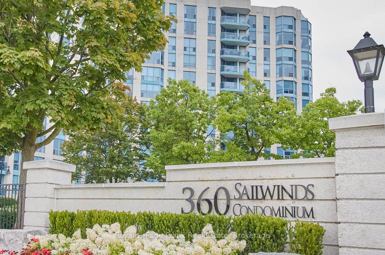 360 Watson Street W 1103, Whitby, ON L1N 9G2