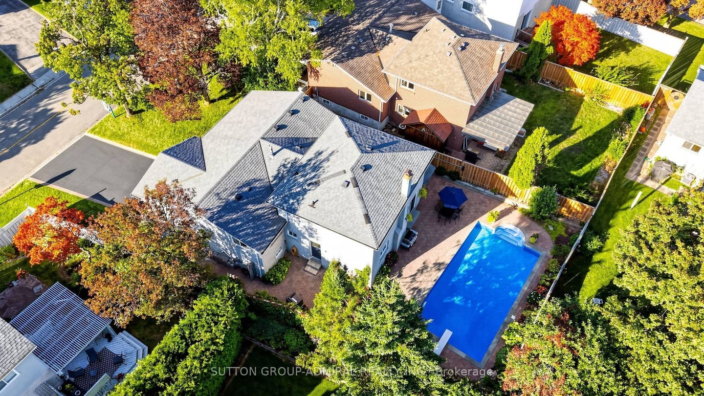49 Stornoway Crescent, Markham, ON L3T 3X8