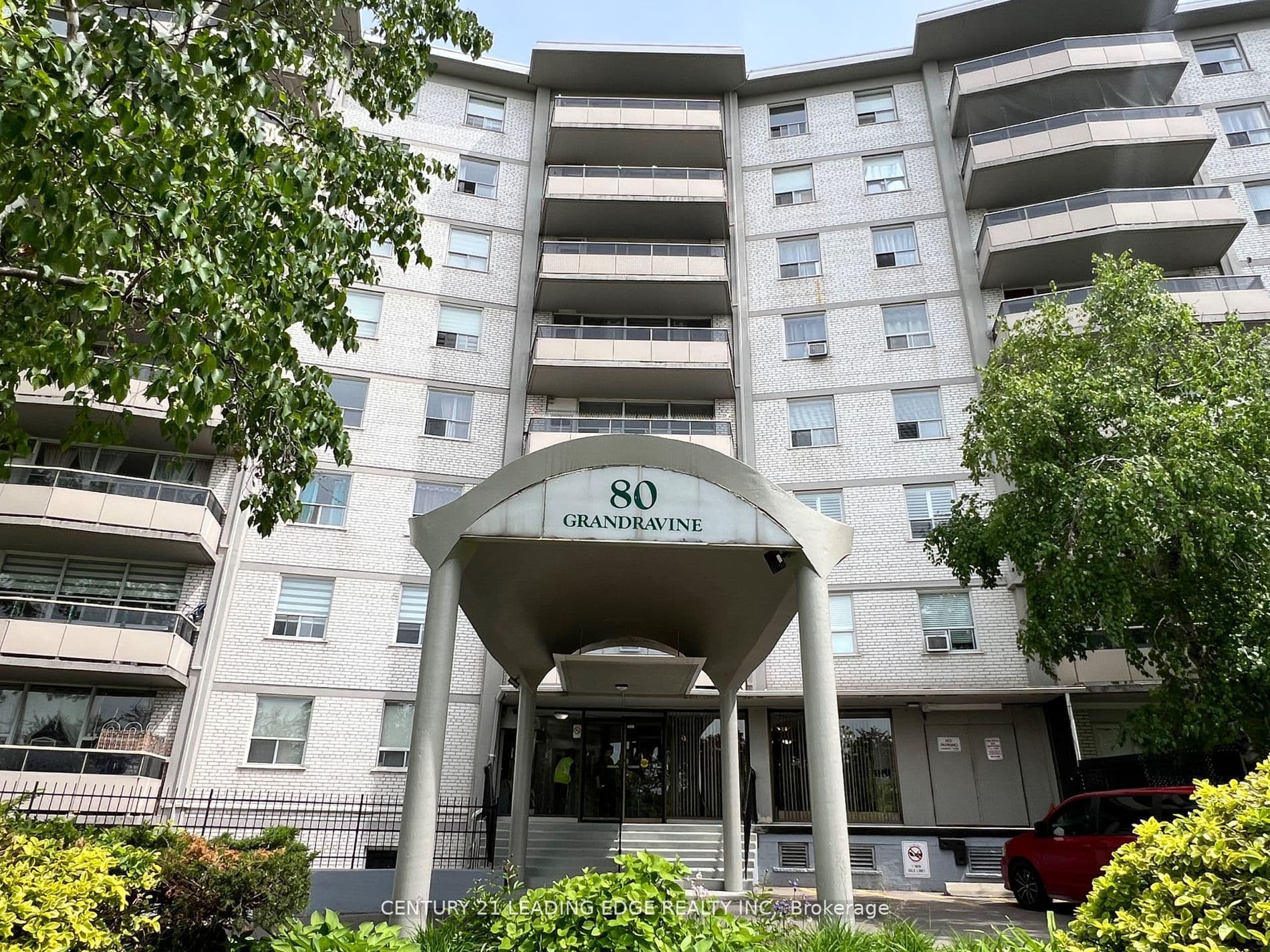 80 Grandravine Drive 402, Toronto, ON M3J 1B2