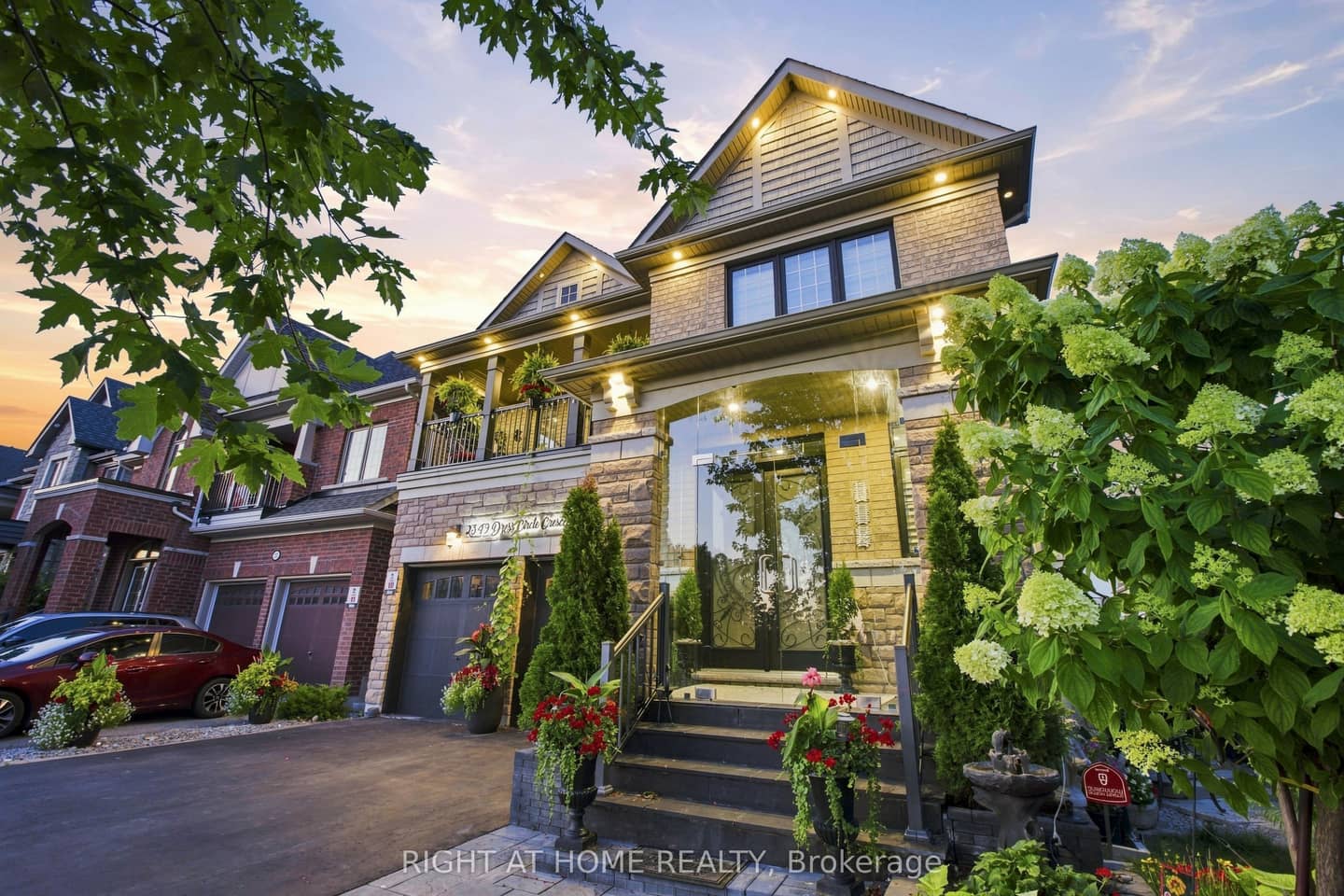 2349 Dress Circle Crescent, Oshawa, ON L1L 0L8