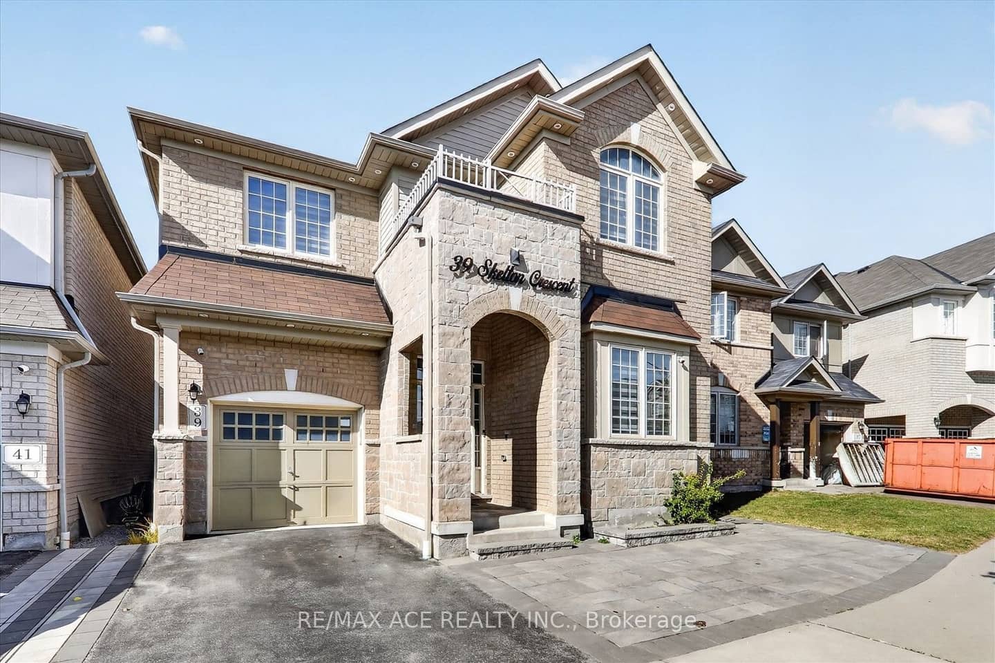 39 Skelton Crescent, Ajax, ON L1Z 1R4