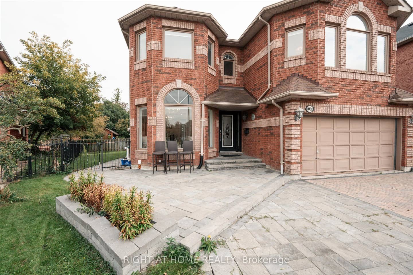 1001 Lytton Court, Pickering, ON L1W 3Z2