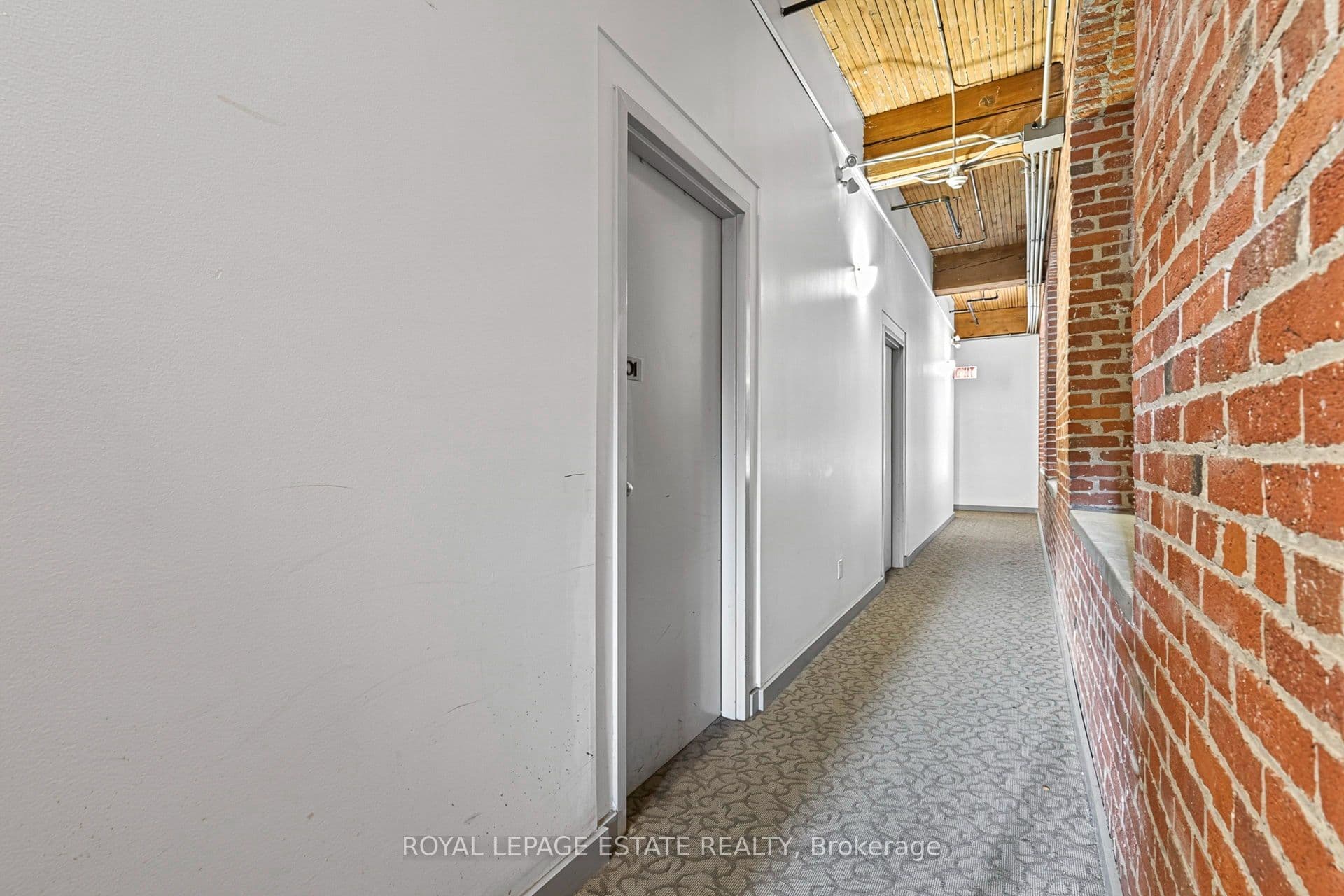 426 Queen Street E 101, Toronto, ON M5A 1T4