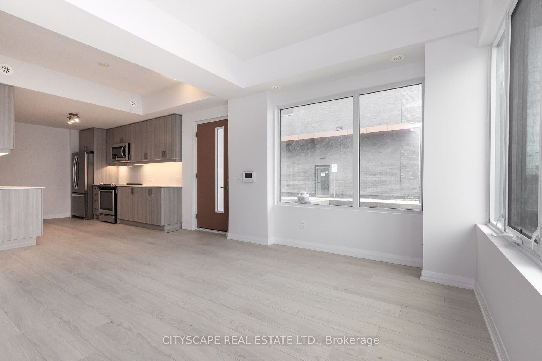 1010 Portage Parkway TH - 1, Vaughan, ON L4K 0K3