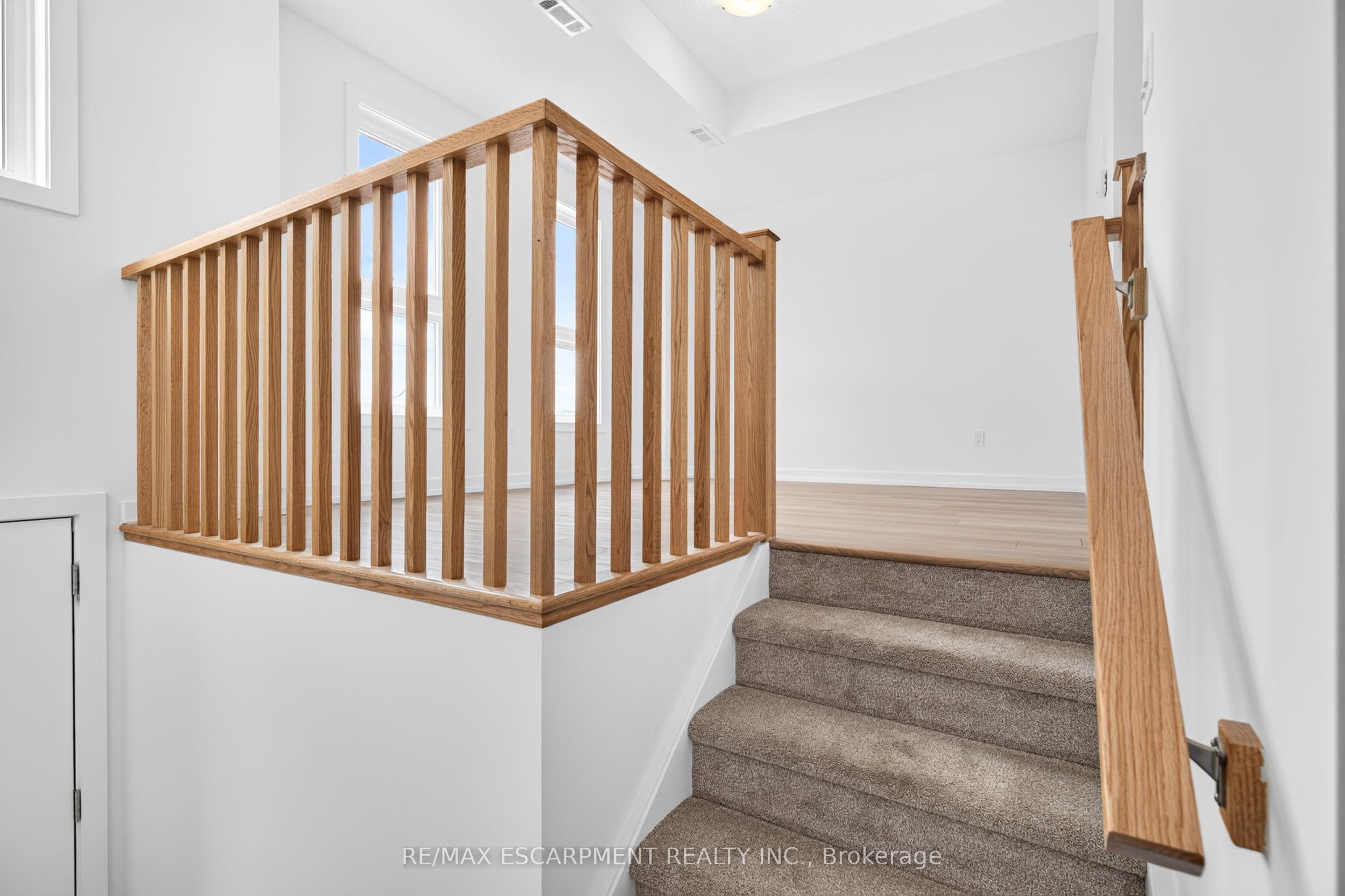 55 Great Falls Boulevard, Hamilton, ON L8B 2A9