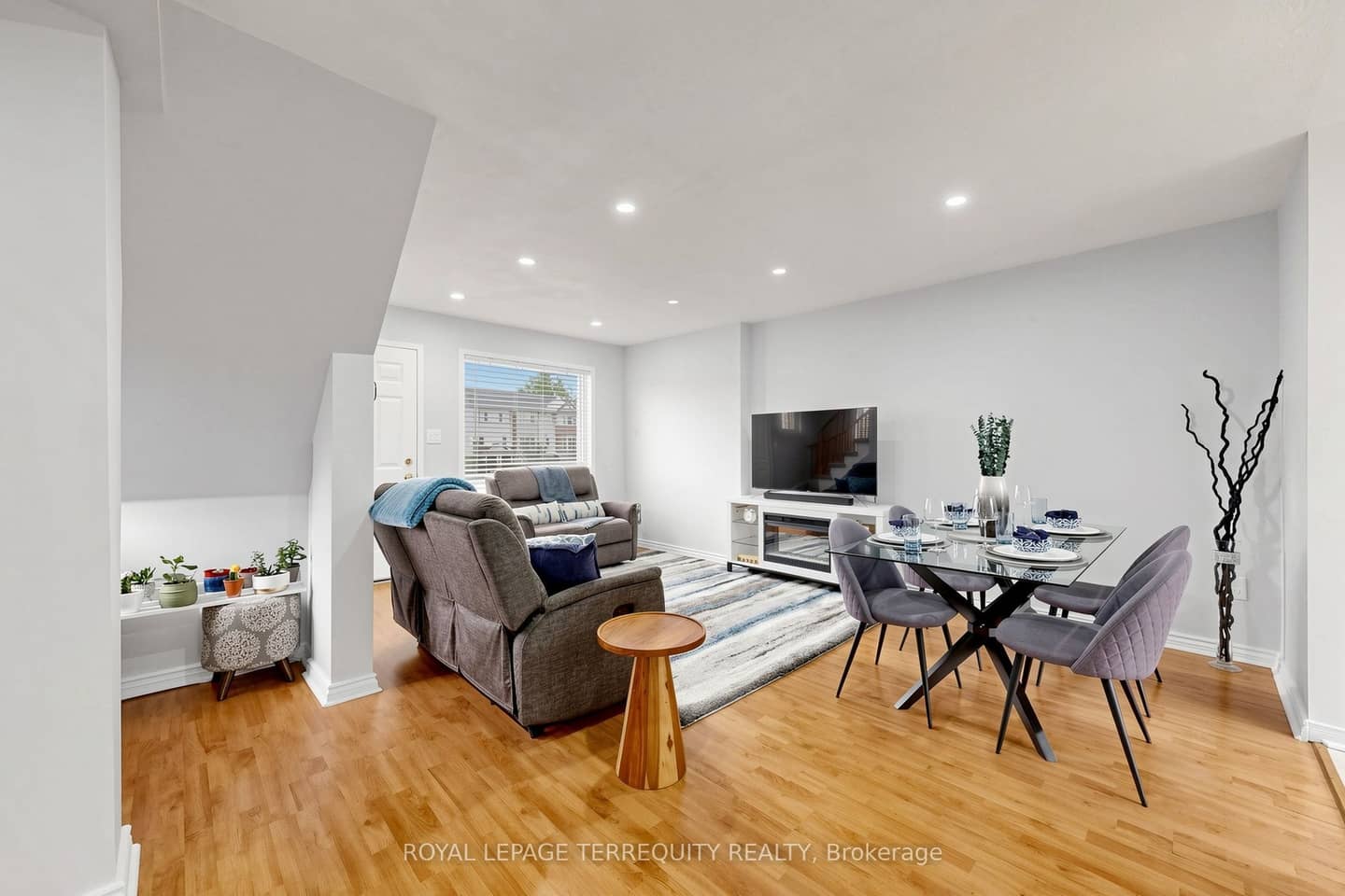 1865 Kingston Road 62, Pickering, ON L1V 7B5