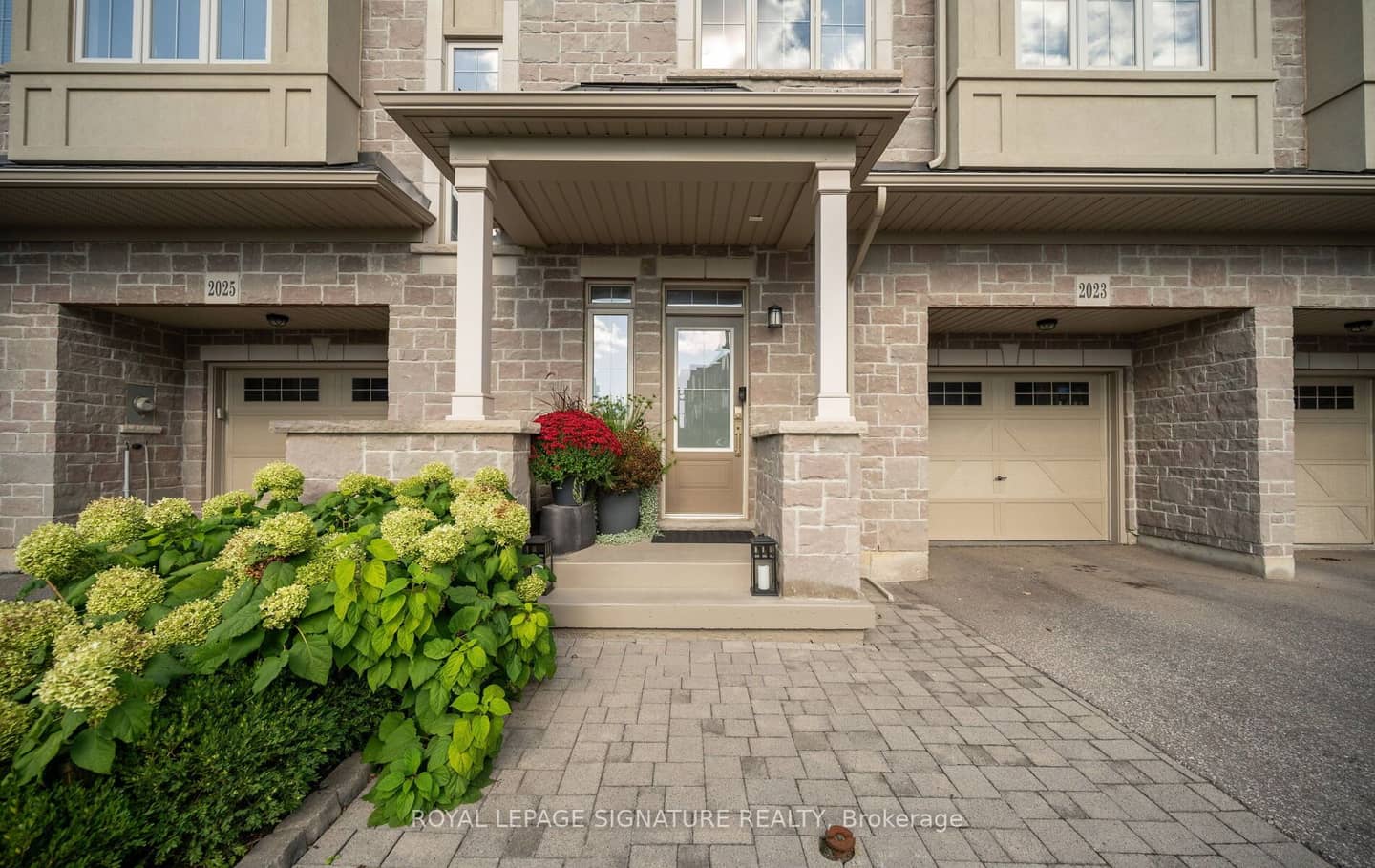 2023 Deerview Common, Oakville, ON L6M 0Y2
