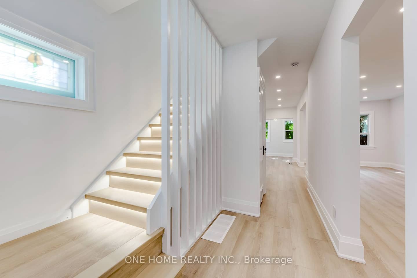 7 Methuen Avenue, Toronto, ON M6S 1Z7