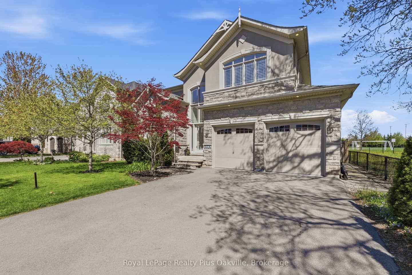 2363 Yolanda Drive, Oakville, ON L6L 2H9
