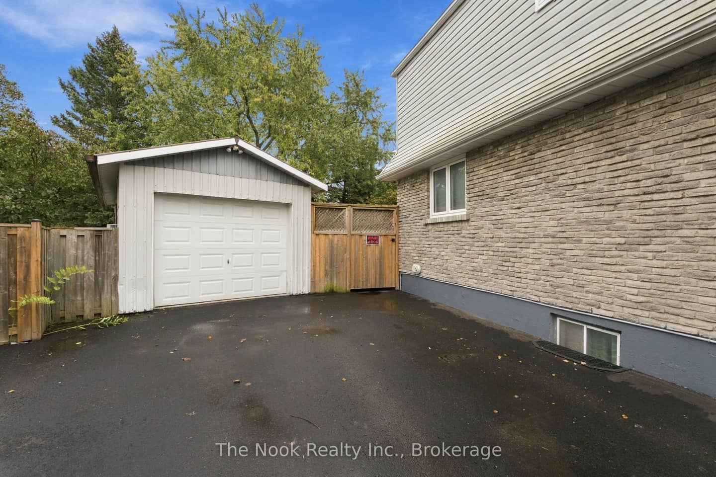456 Harcourt Drive, Oshawa, ON L1H 6V6
