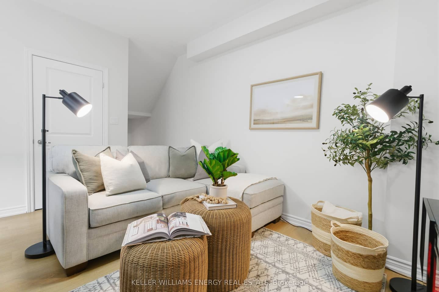 475 Beresford Path 7, Oshawa, ON L1H 0B2