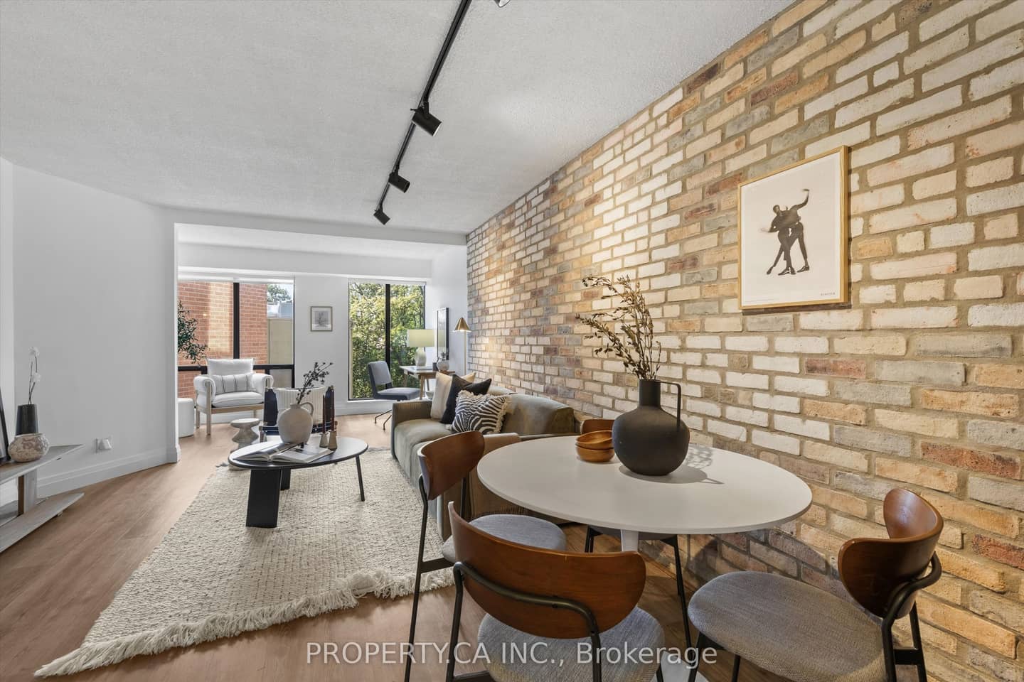 456 College Street 306, Toronto, ON M6G 4A3