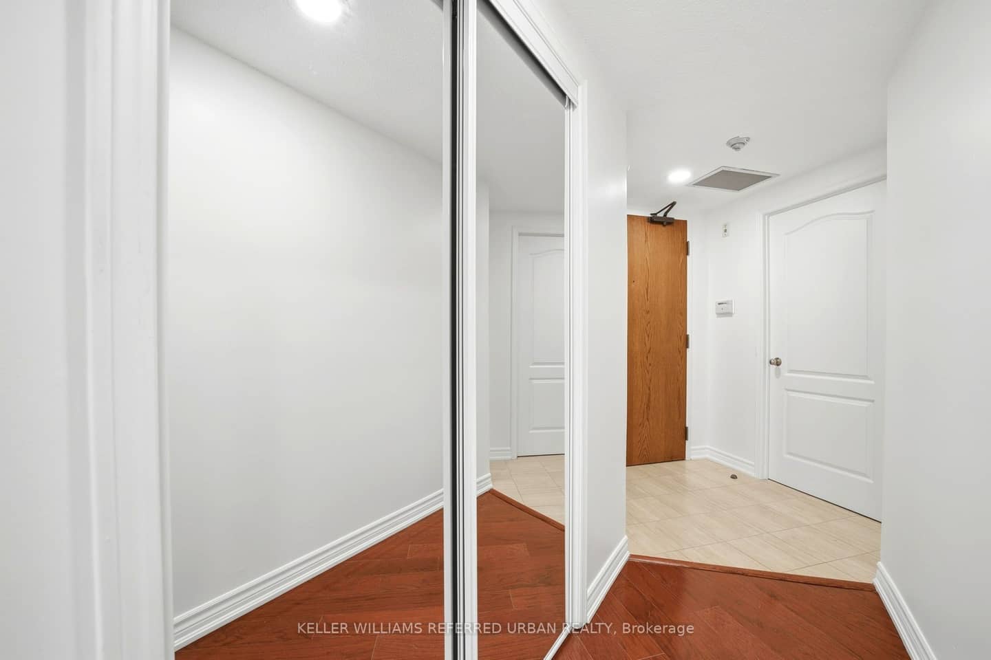 1901 Pilgrims Way 306, Oakville, ON L6M 2W9