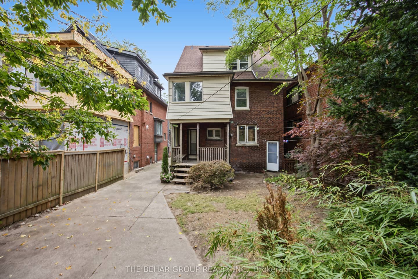 319 Indian Road, Toronto, ON M6R 2X9