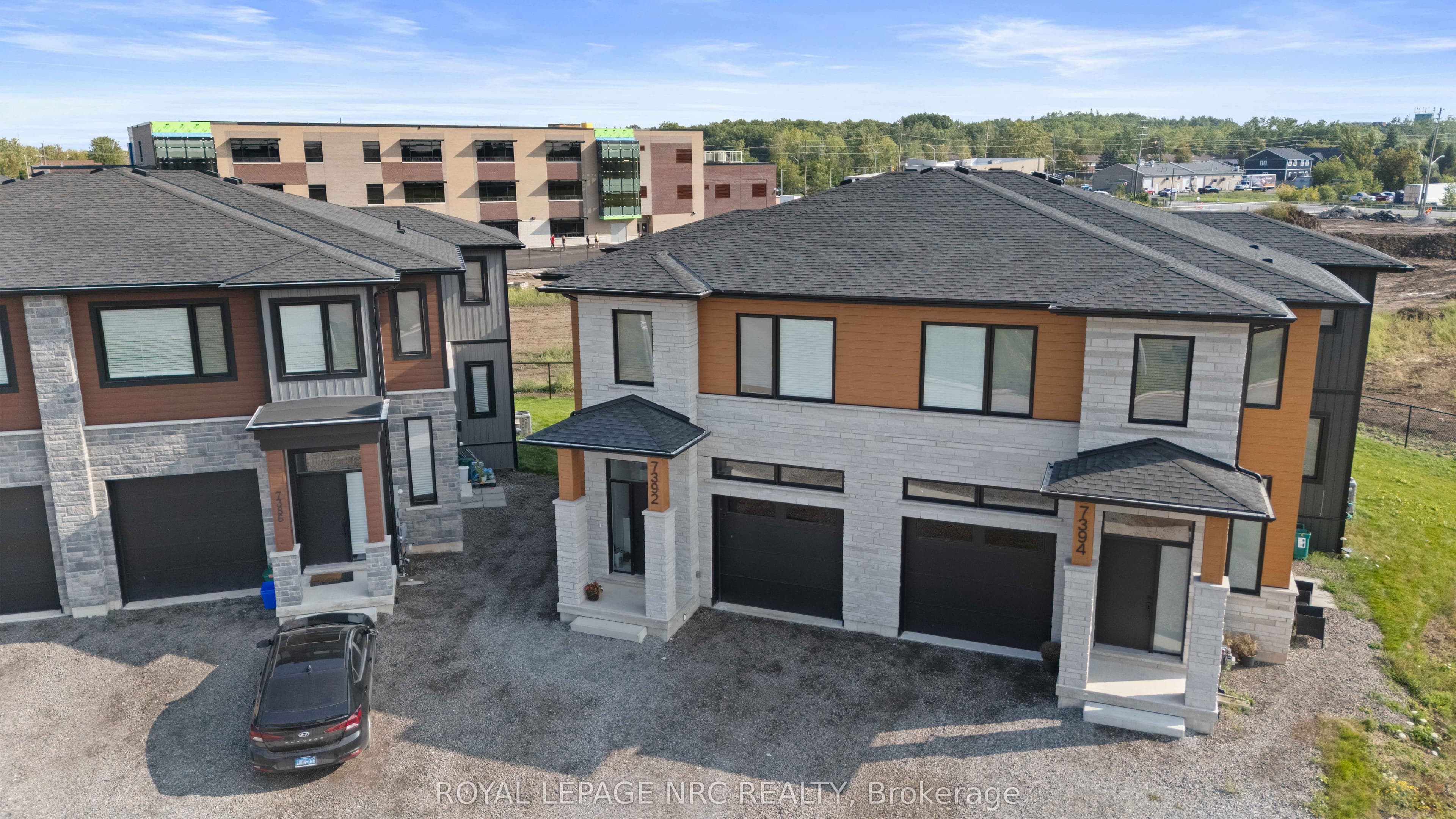 7392 Splendour Drive, Niagara Falls, ON L2H 3V7