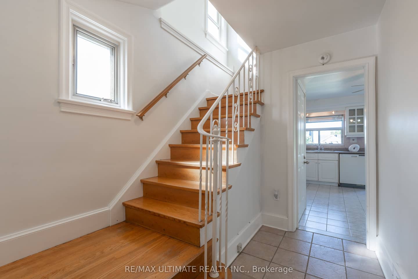 6 Redberry Parkway, Toronto, ON M6L 2J5