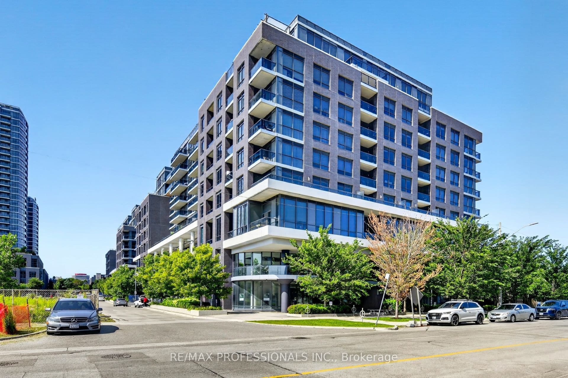 10 Gibbs Road 406, Toronto, ON M9B 0E2