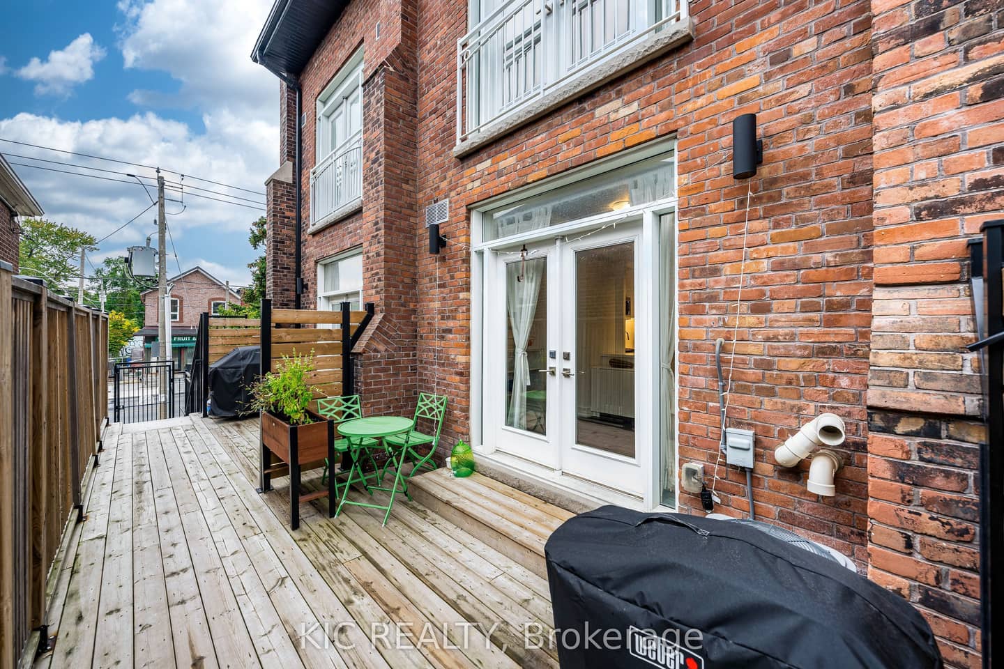 1183 Dufferin Street 111, Toronto, ON M6H 4B7