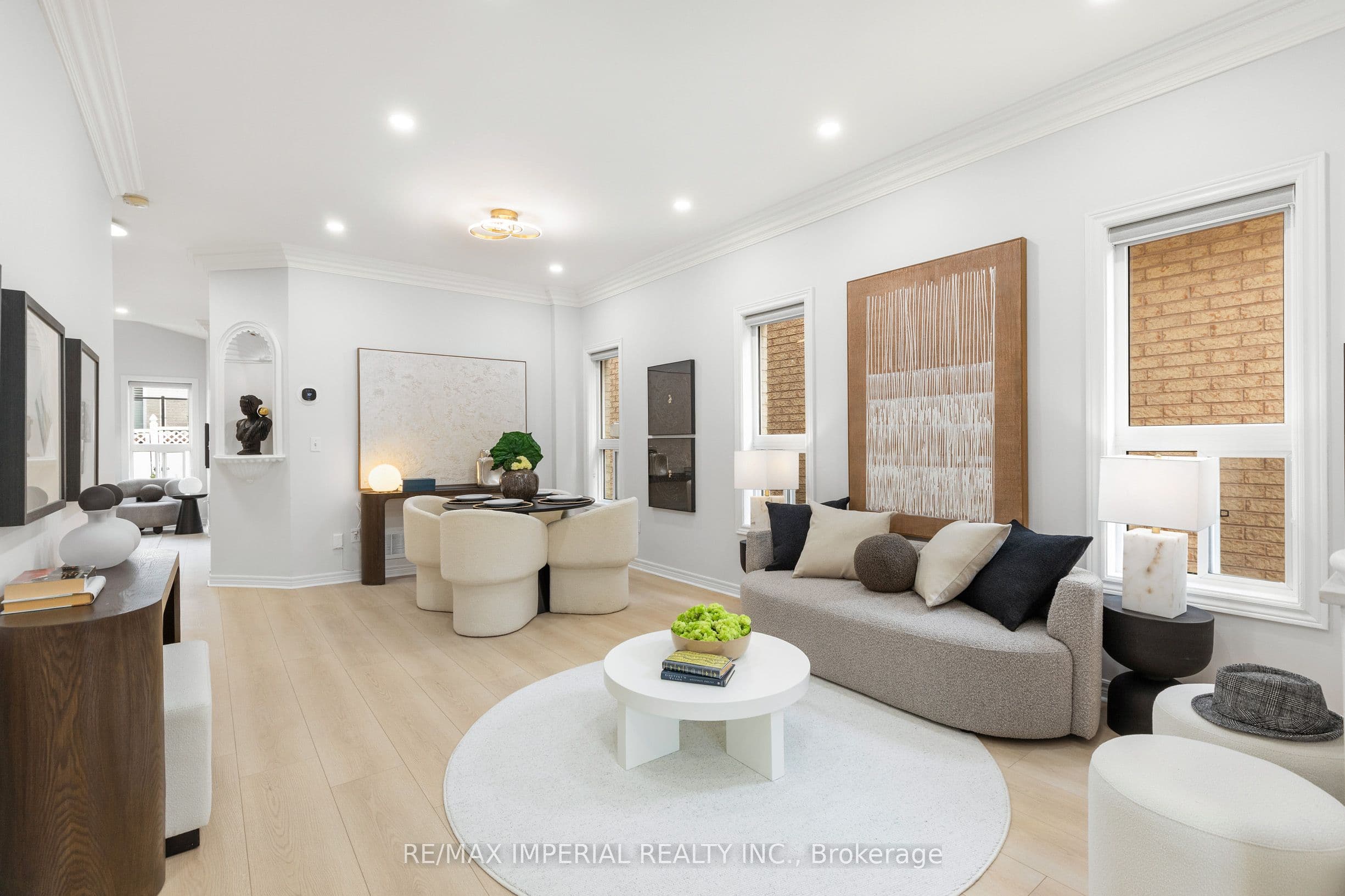 44 Hawkview Boulevard, Vaughan, ON L4H 2E2
