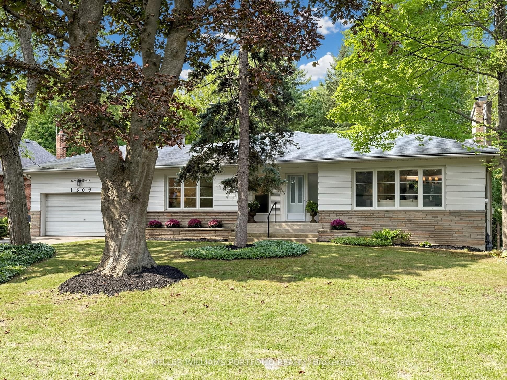1309 Martley Drive E, Mississauga, ON L5H 1N9
