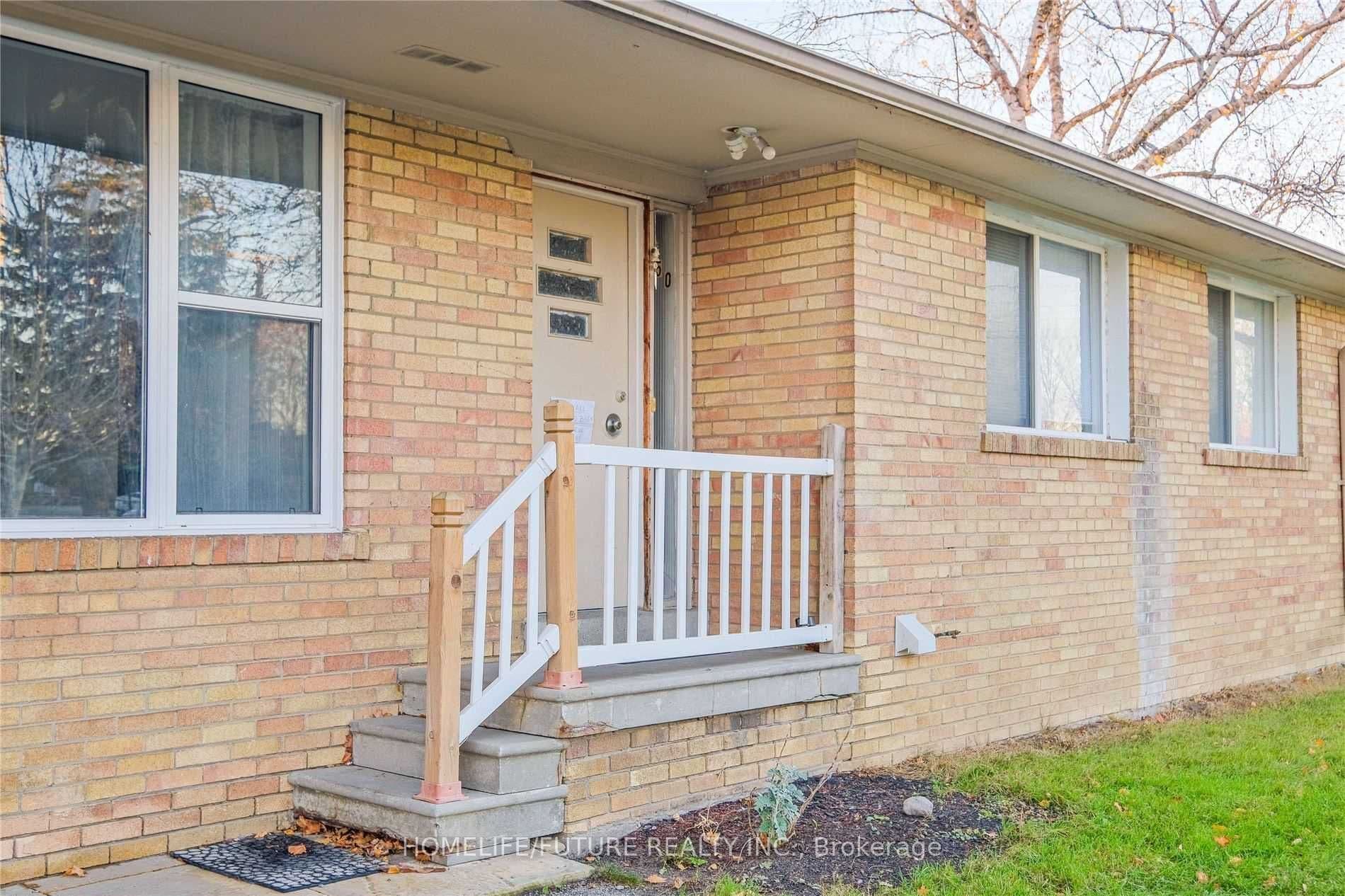 50 Benlight Crescent, Toronto, ON M1H 1P5