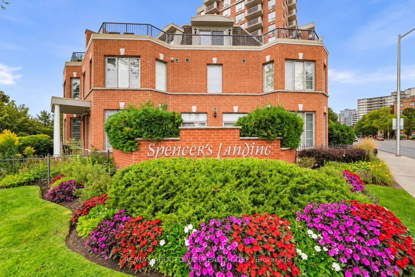 442 Maple Avenue TH9, Burlington, ON L7S 2L7