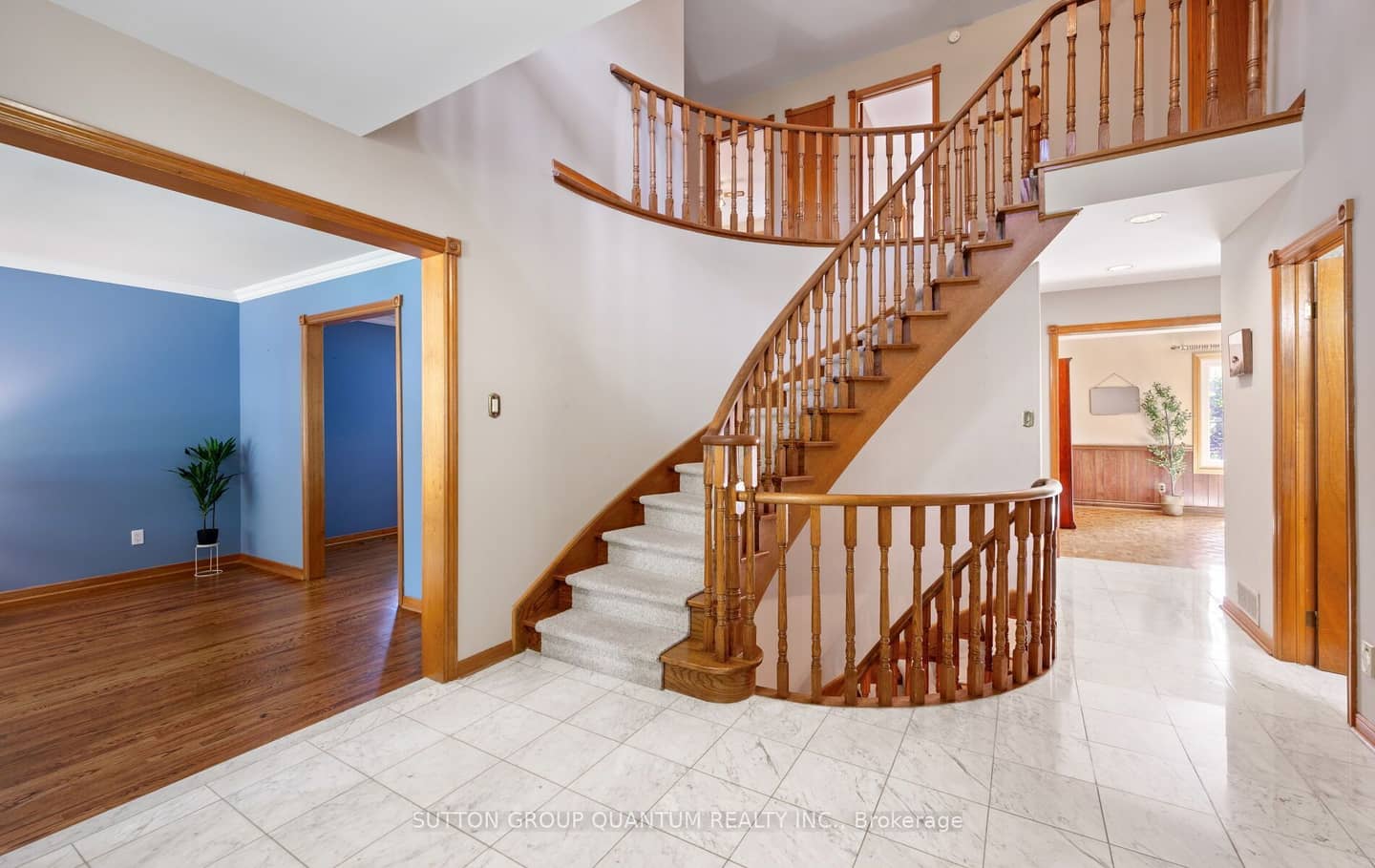 1896 Stoneybrook Court, Mississauga, ON L5L 3W2