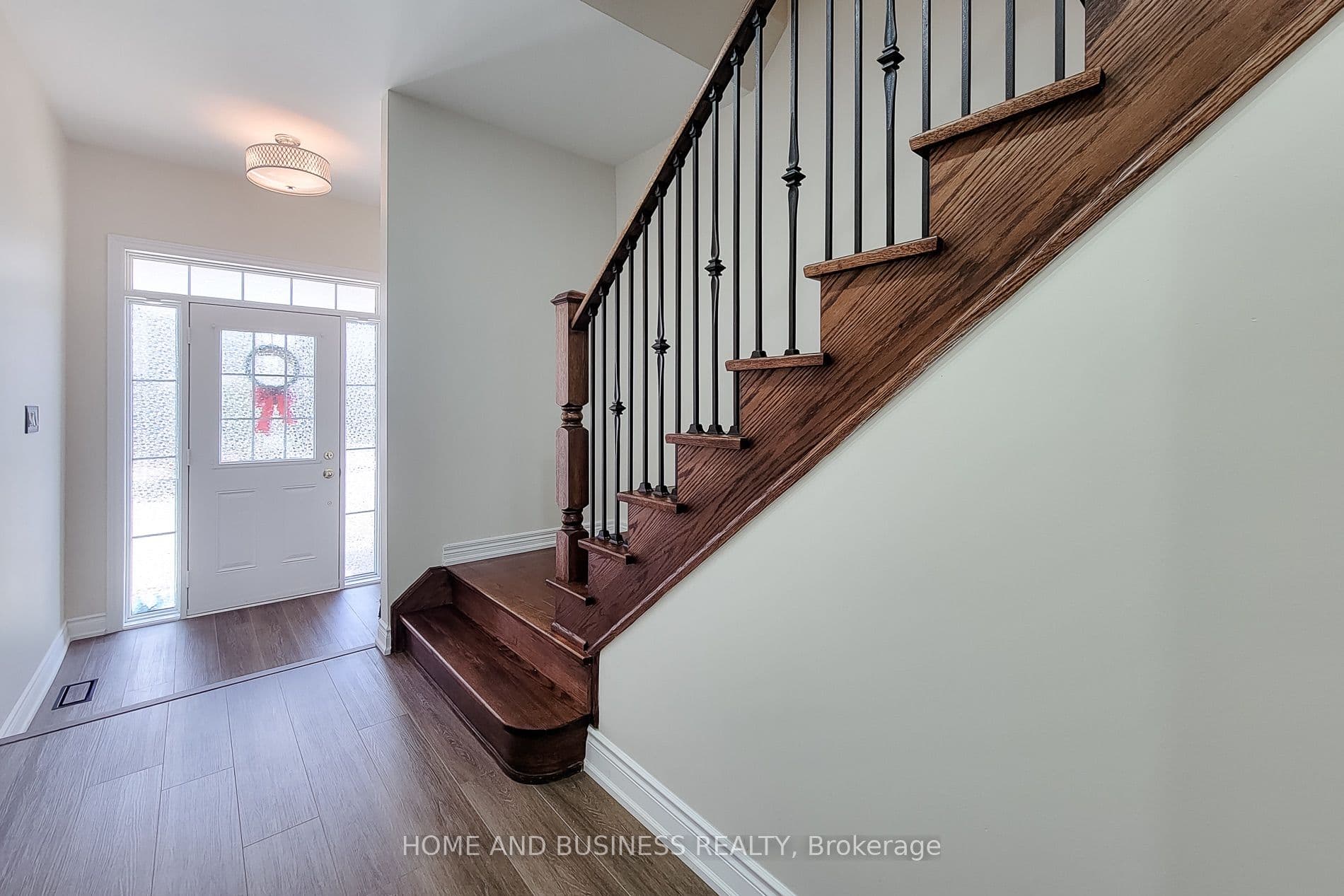 5532 Meadowcrest Avenue, Mississauga, ON L5M 0V1
