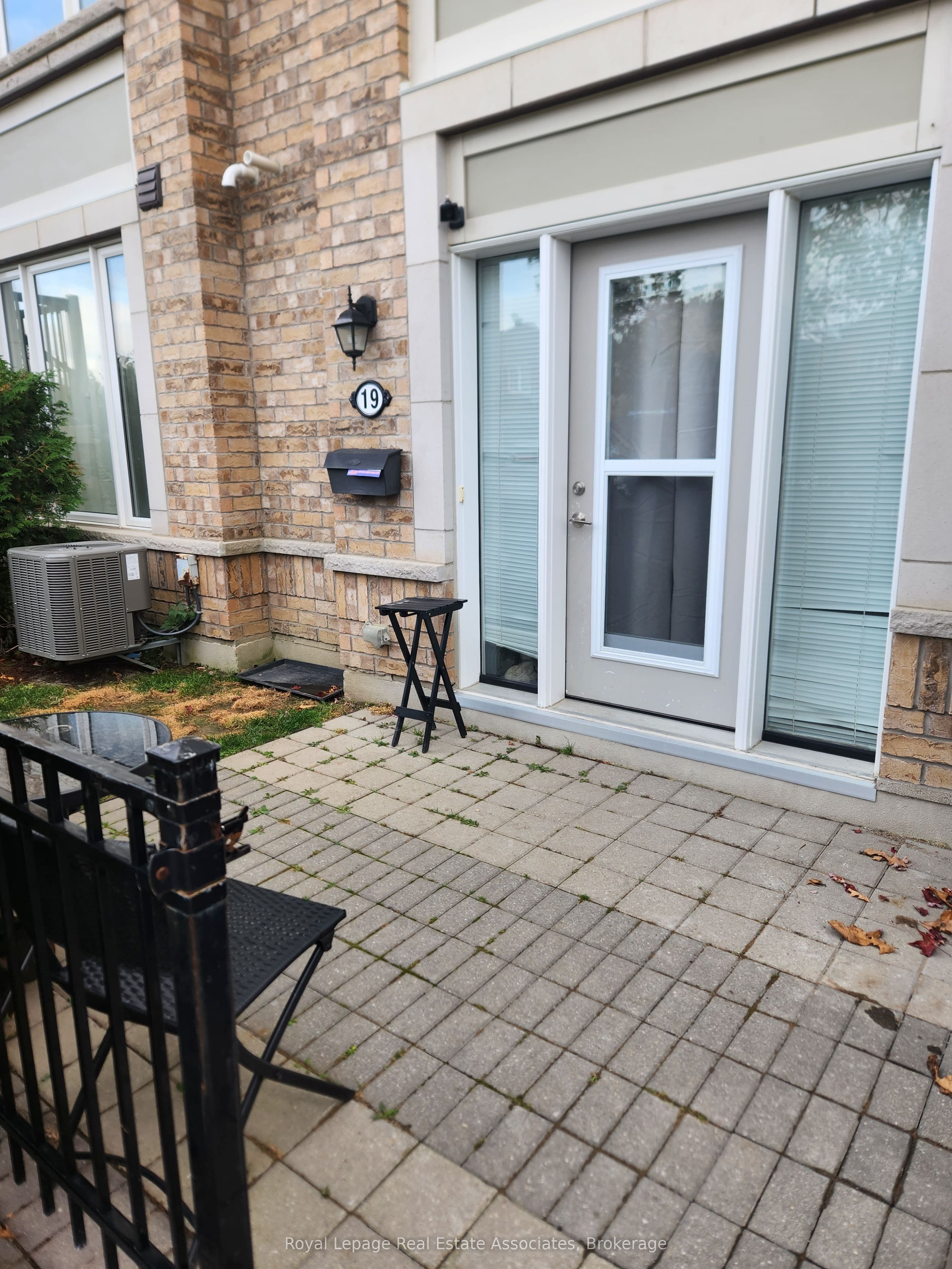 250 Sunny Meadow Boulevard 19, Brampton, ON L6R 3Y6
