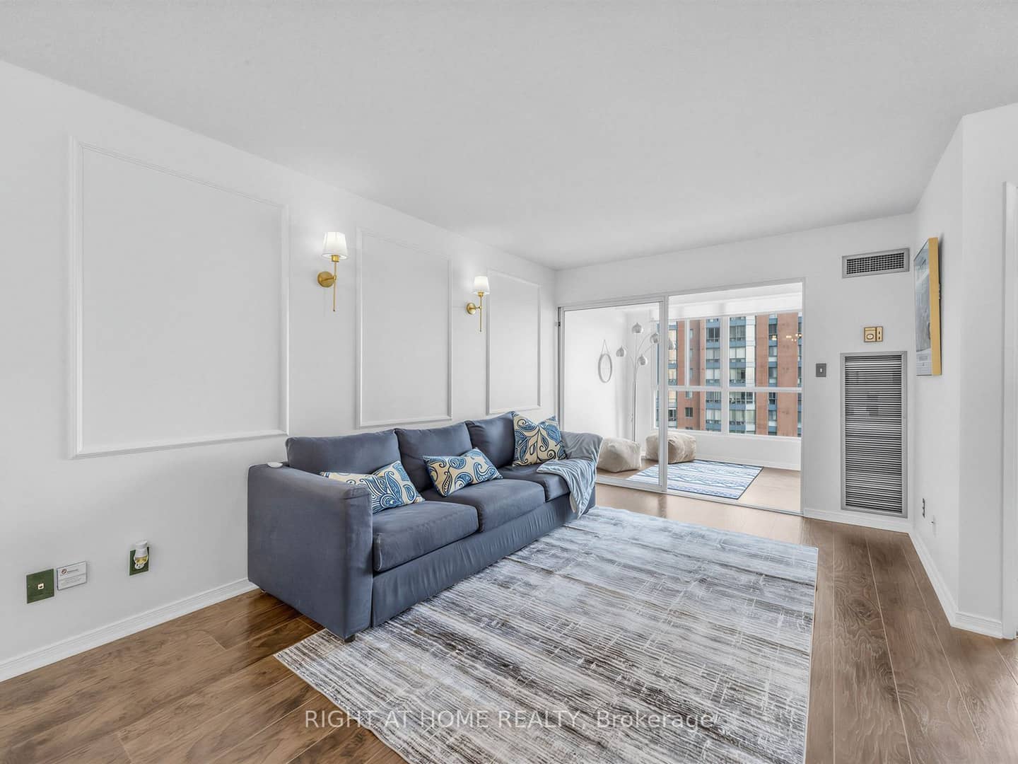 145 Hillcrest Avenue 1108, Mississauga, ON L5B 3Z1
