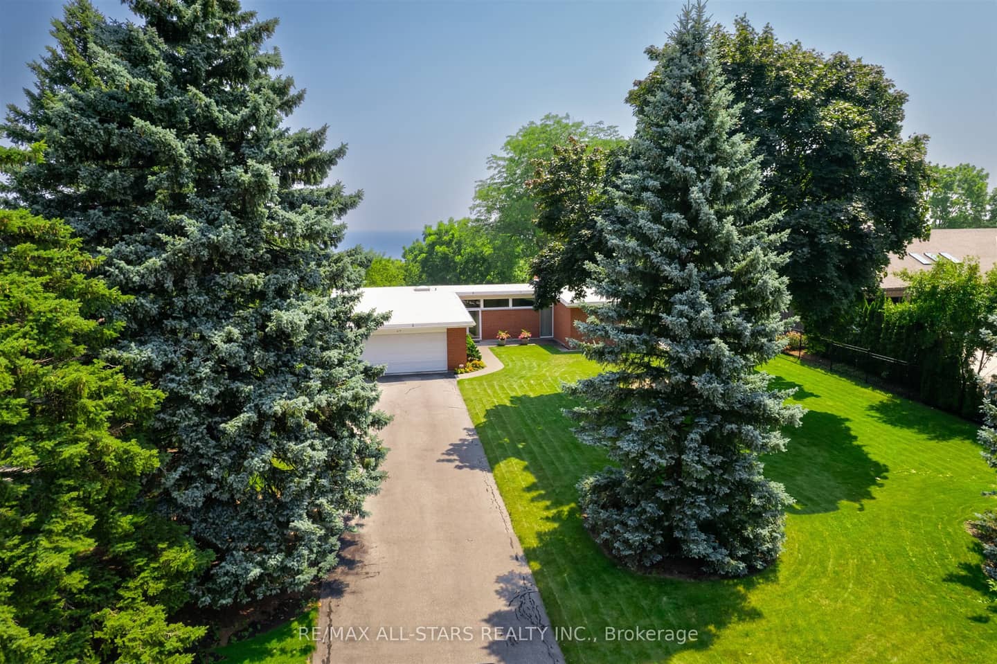 59 Hill Crescent, Toronto, ON M1M 1J3