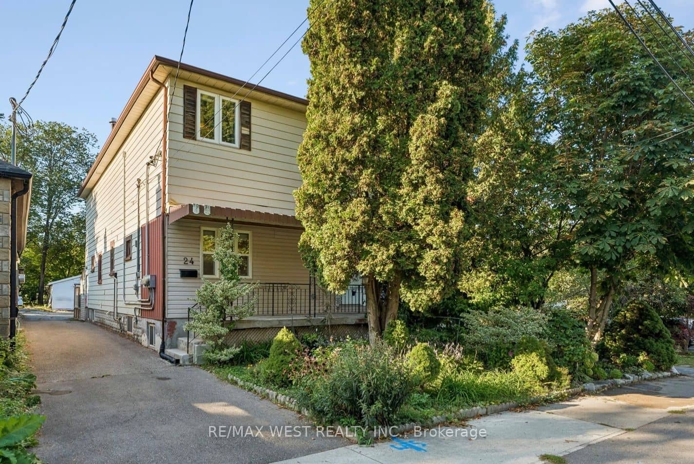 24 Victoria Street, Toronto, ON M8V 1M6