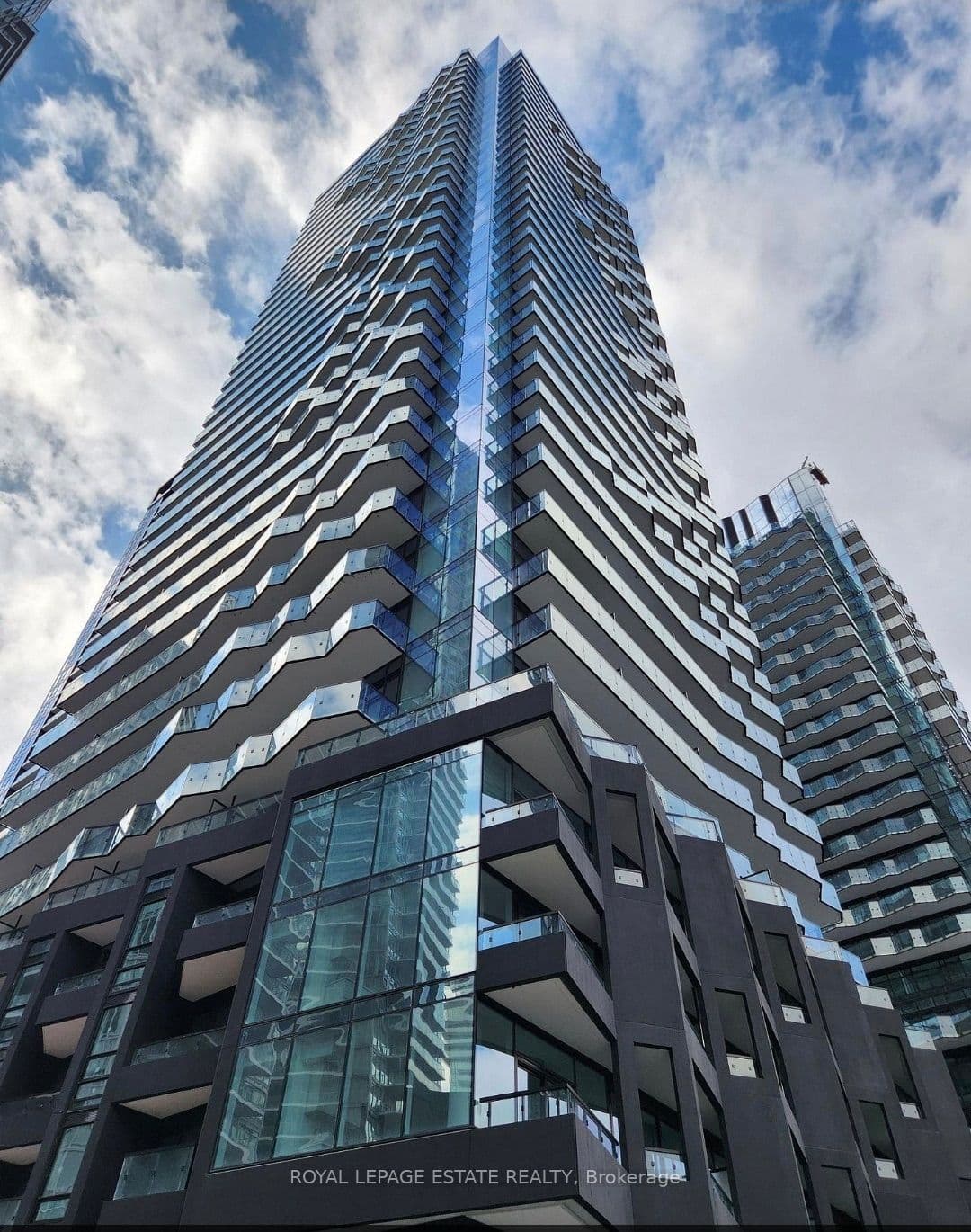 110 Broadway Avenue 518S, Toronto, ON M4P 1V7