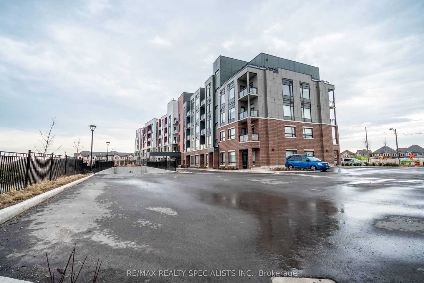 3265 CARDING MILL Trail 112, Oakville, ON L6M 5P7