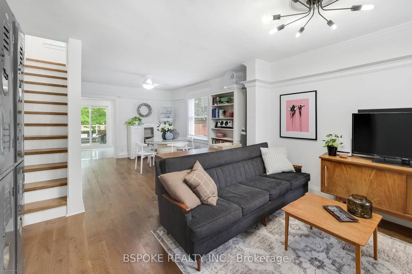 76 Hiltz Avenue, Toronto, ON M4L 2N5