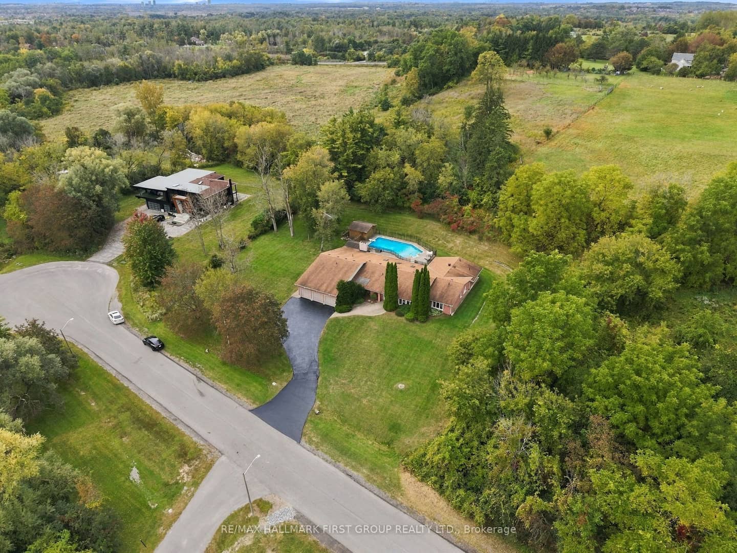 4 Mcnamara Court, Ajax, ON L1T 4W6