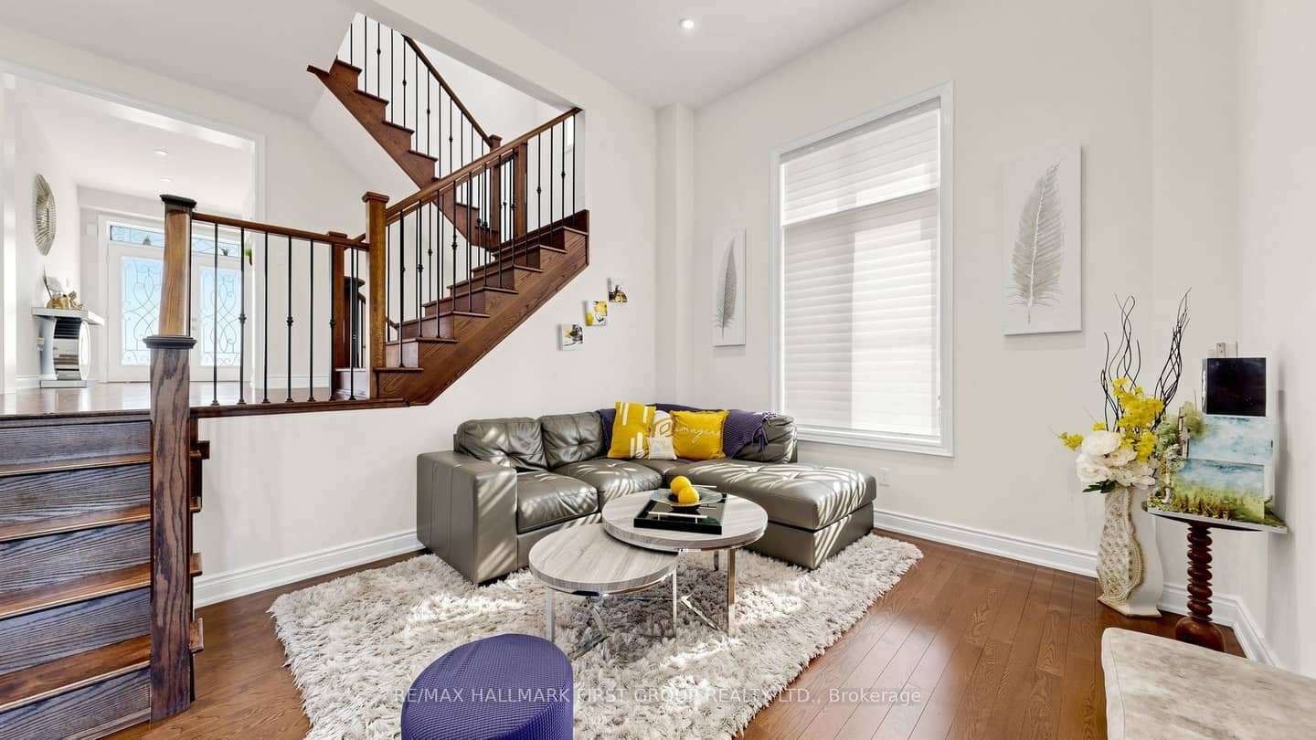 40 Hackett Street, East Gwillimbury, ON L9N 0P8