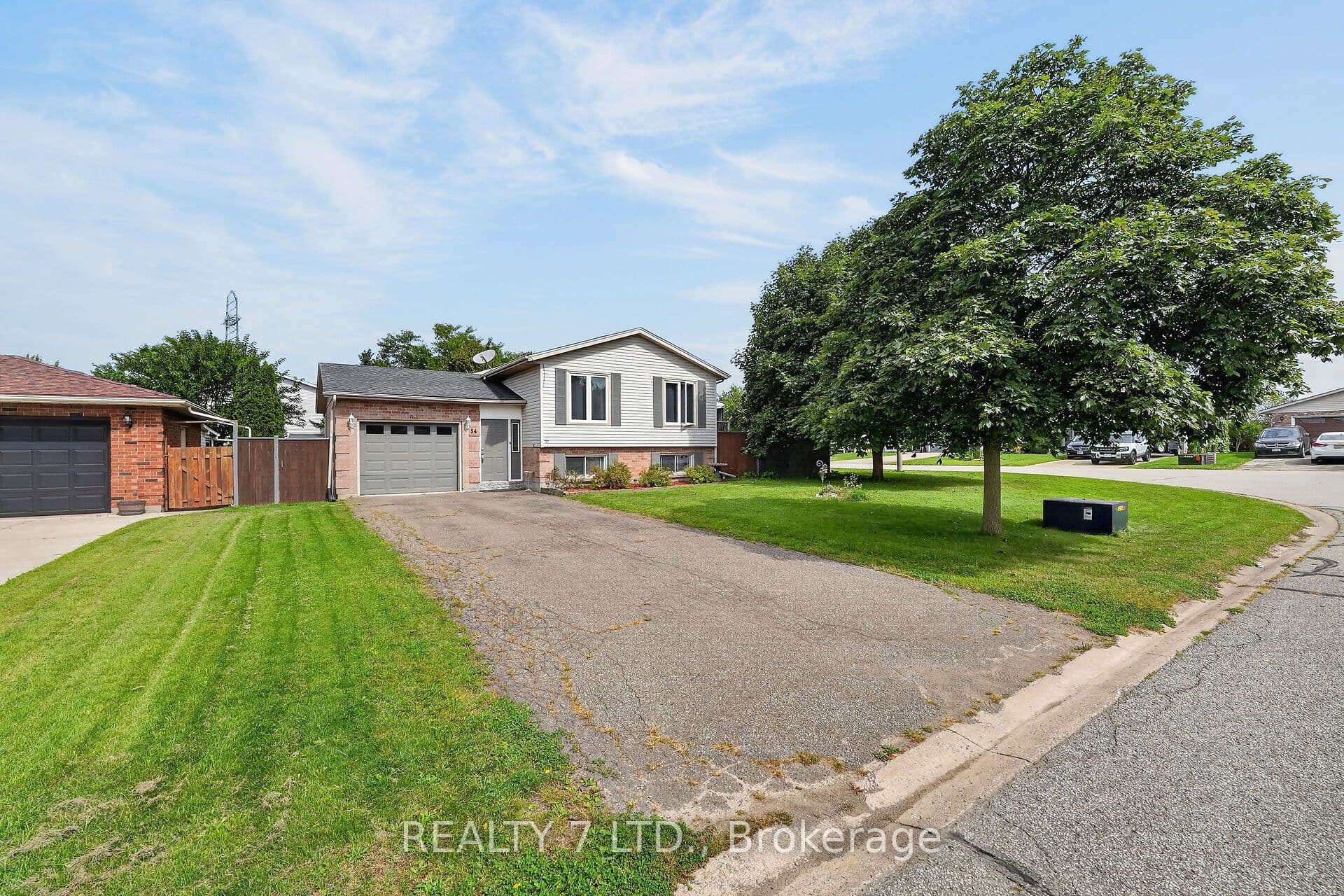 54 COWAN Drive, Thorold, ON L2V 4Y9