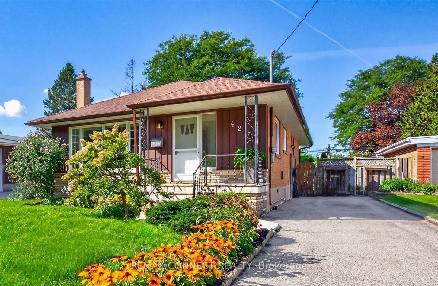 42 Bainhart Crescent, Toronto, ON M1H 2R3
