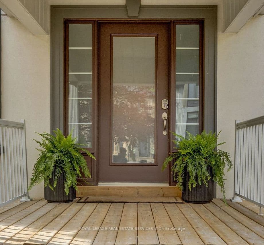 37 Johnston Avenue, Toronto, ON M2N 1G9