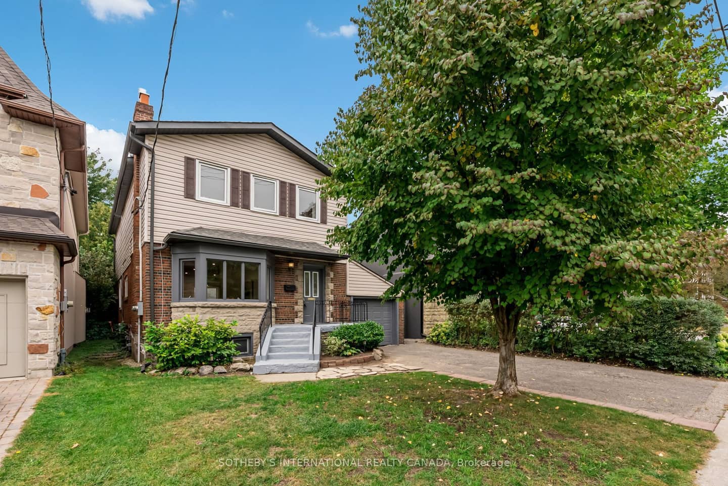 122 Brentcliffe Road, Toronto, ON M4G 3Y9