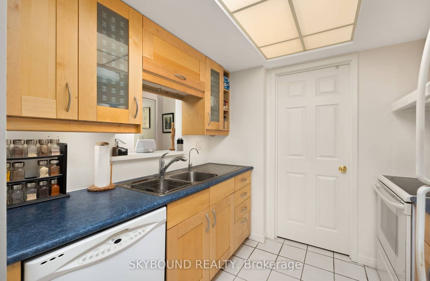 5 Concorde Place 2706, Toronto, ON M3C 3M8