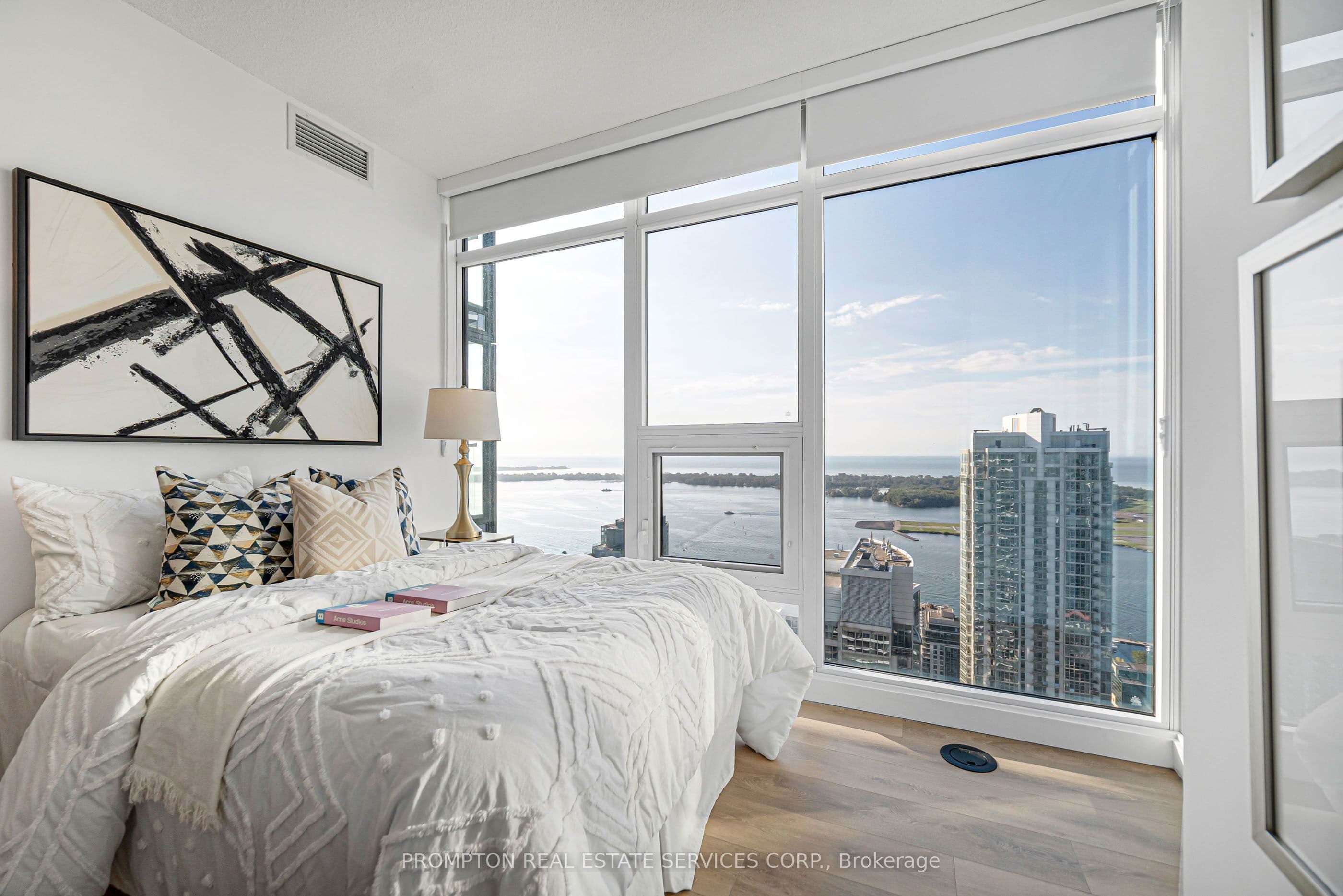 1 Concord cityplace Way 5210, Toronto, ON M5V 0X3