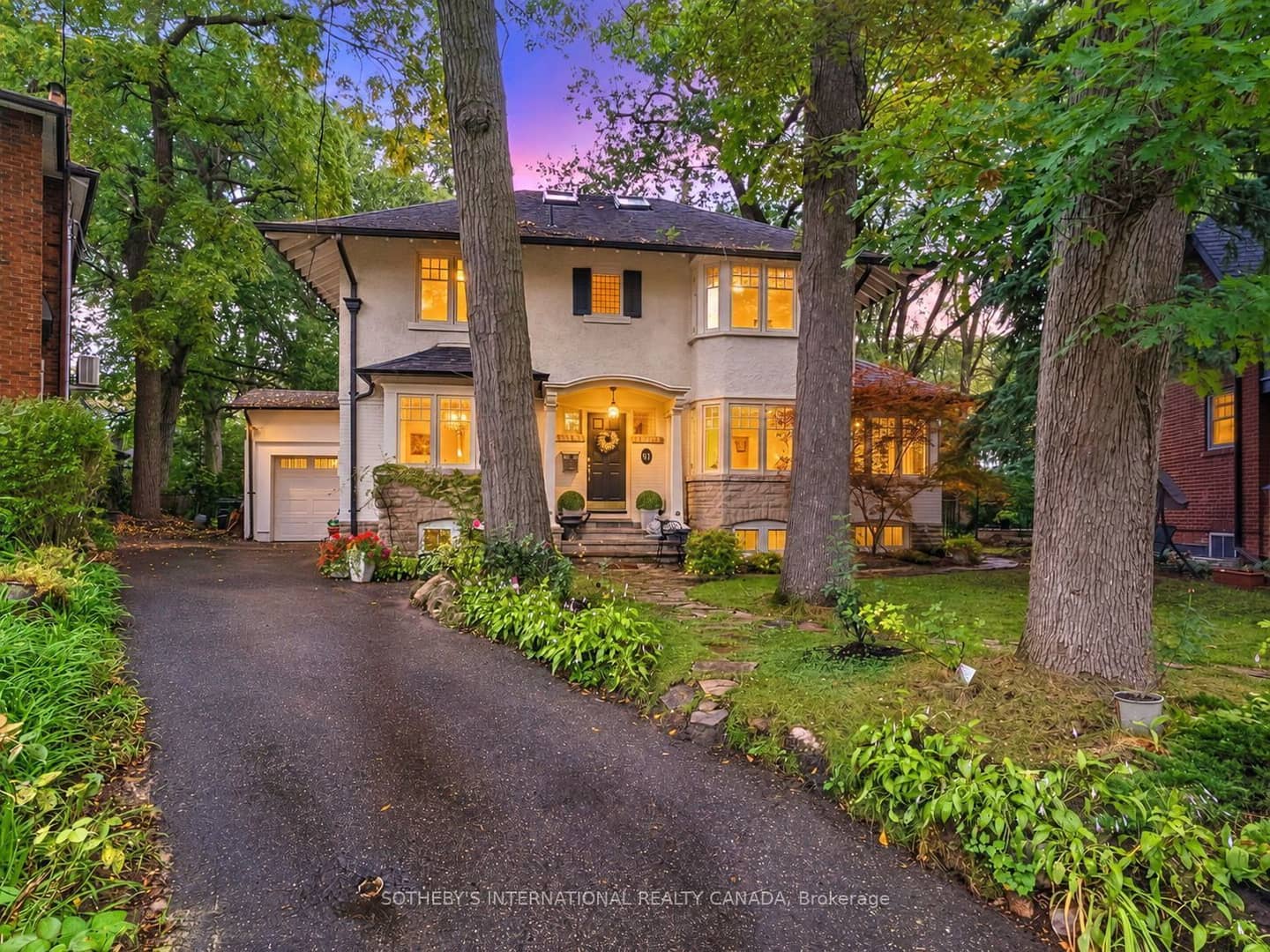 91 Braemore Gardens, Toronto, ON M6G 2C7
