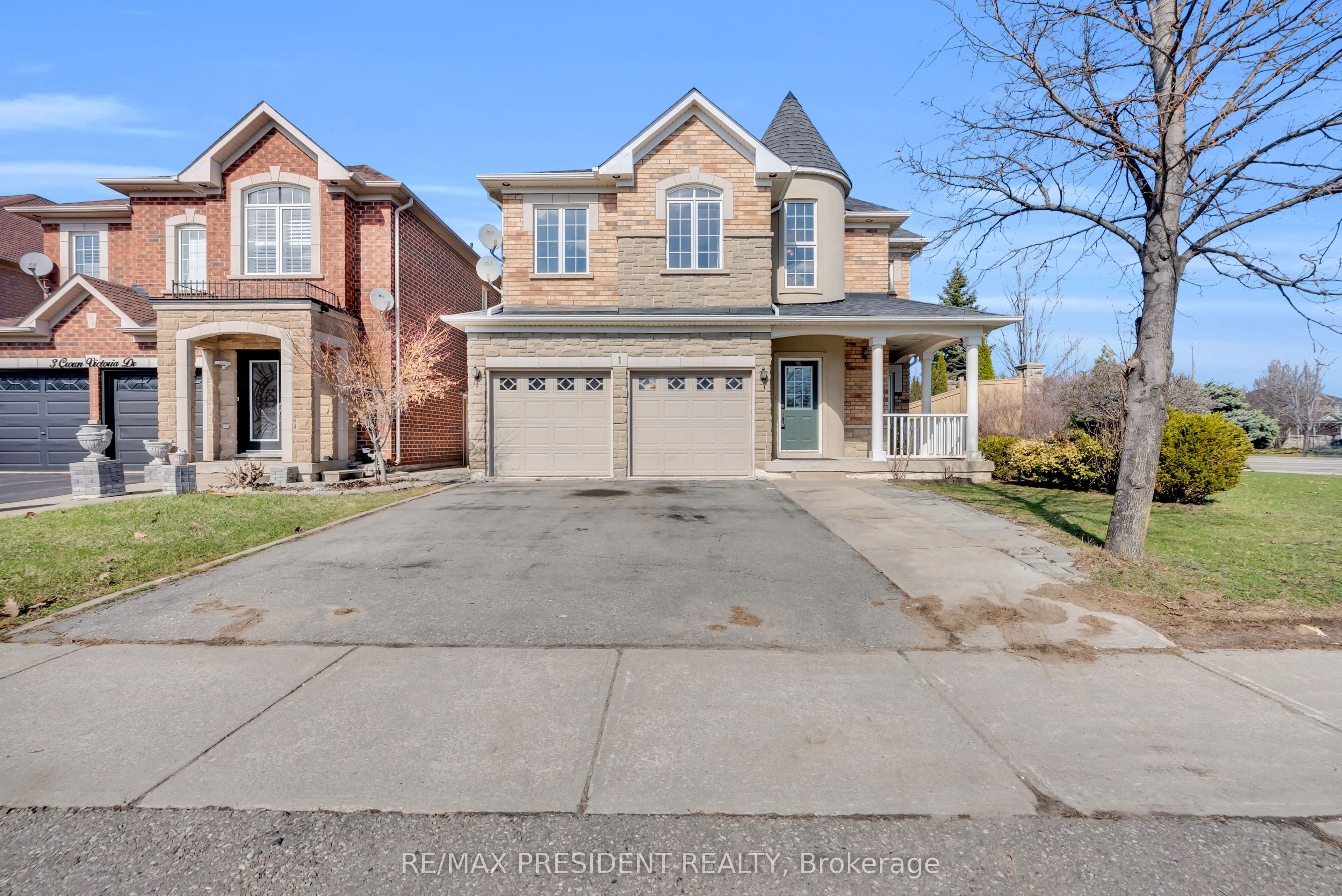1 Crown Victoria Drive, Brampton, ON L7A 3A2