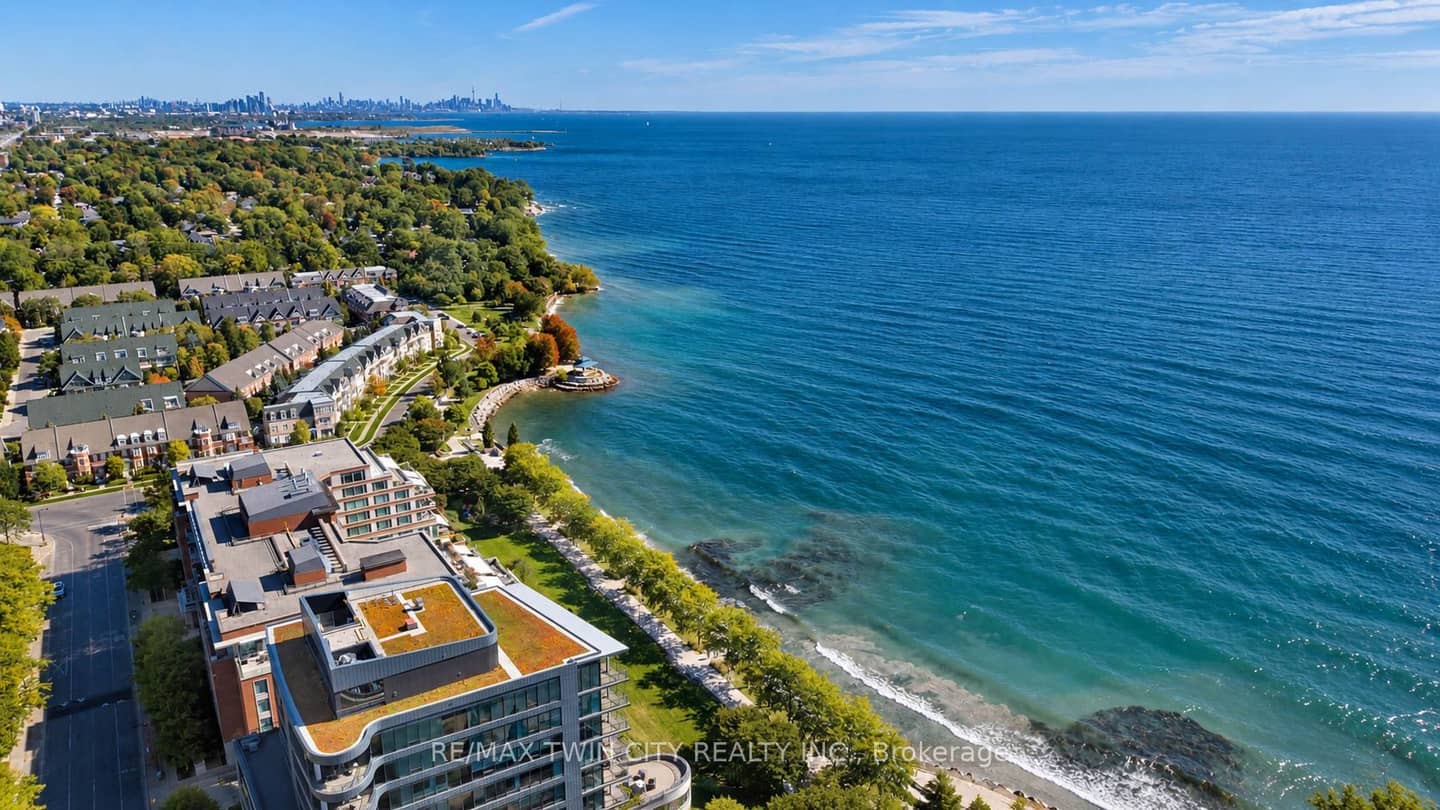 65 Port Street E 107, Mississauga, ON L5G 4V3